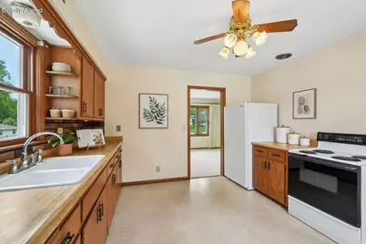 N92W16938  Roger Ave, Menomonee Falls, WI 53051 - Photo 13