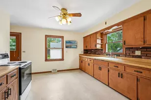 N92W16938 Roger Ave, Menomonee Falls, WI 53051 - Photo 7