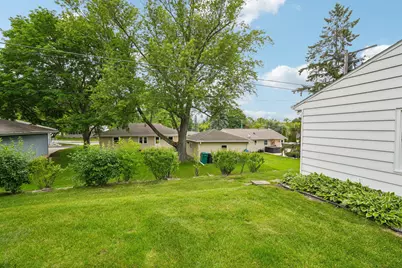 N92W16938  Roger Ave, Menomonee Falls, WI 53051 - Photo 25