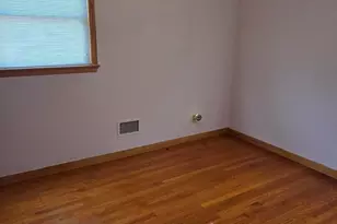 2306 S 85th St, West Allis, WI 53227 - Photo 9