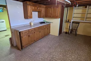2306 S 85th St, West Allis, WI 53227 - Photo 15