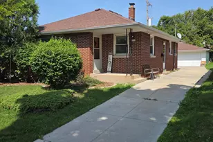 2306 S 85th St, West Allis, WI 53227 - Photo 3