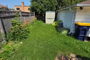 2306 S 85th St, West Allis, WI 53227 - Photo 19