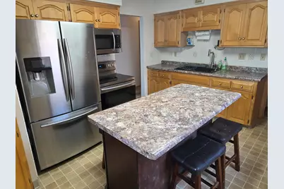 2306 S 85th St, West Allis, WI 53227 - Photo 7