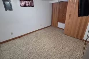 2306 S 85th St, West Allis, WI 53227 - Photo 17