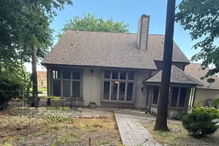 11028 W Daphne St, Milwaukee, WI 53224 - Photo 5