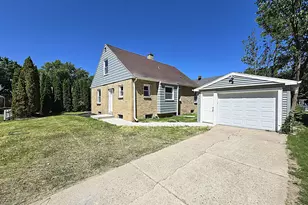 3215 W Oriole Dr, Milwaukee, WI 53209 - Photo 33