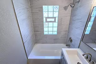 3215 W Oriole Dr, Milwaukee, WI 53209 - Photo 17
