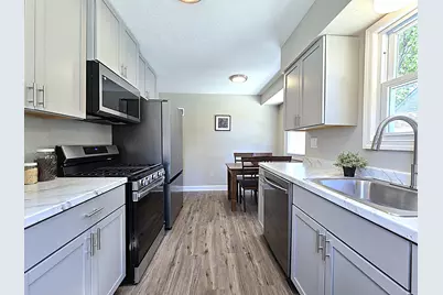 3215 W Oriole Dr, Milwaukee, WI 53209 - Photo 7
