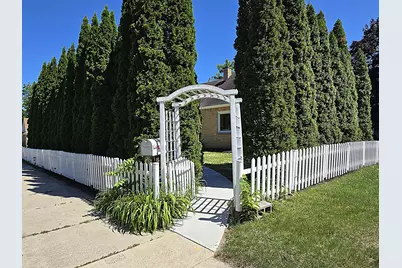 3215 W Oriole Dr, Milwaukee, WI 53209 - Photo 35