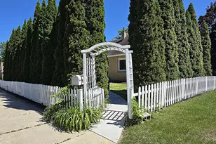 3215 W Oriole Dr, Milwaukee, WI 53209 - Photo 35