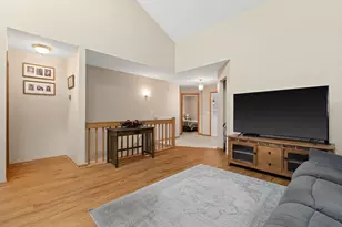 5004 Kingdom Ct, Racine, WI 53402 - Photo 5