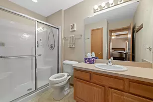 5004 Kingdom Ct, Racine, WI 53402 - Photo 15