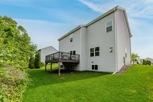 W206N16377 Marshland Dr, Jackson, WI 53037 - Photo 33