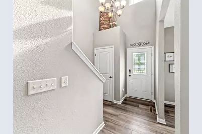 W206N16377  Marshland Dr, Jackson, WI 53037 - Photo 9