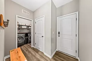 W206N16377 Marshland Dr, Jackson, WI 53037 - Photo 19