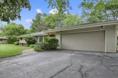 2614 W Chestnut Rd, Mequon, WI 53092 - Photo 3