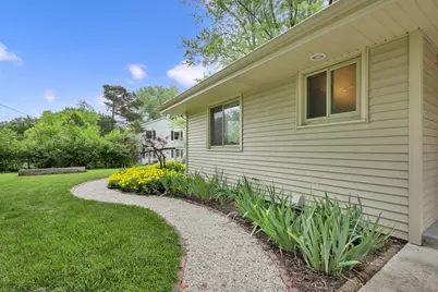 2614 W Chestnut Rd, Mequon, WI 53092 - Photo 23
