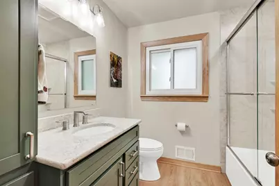 2614 W Chestnut Rd, Mequon, WI 53092 - Photo 13