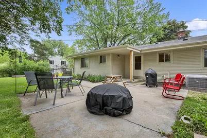 2614 W Chestnut Rd, Mequon, WI 53092 - Photo 21