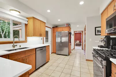 2614 W Chestnut Rd, Mequon, WI 53092 - Photo 11