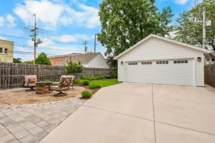 5574 N Kent Ave, Whitefish Bay, WI 53217 - Photo 23