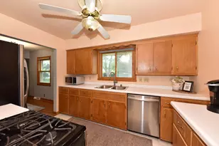 W156 N8028 Pilgrim Rd, Menomonee Falls, WI 53051 - Photo 11