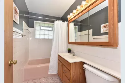 W156N8028  Pilgrim Rd, Menomonee Falls, WI 53051 - Photo 17