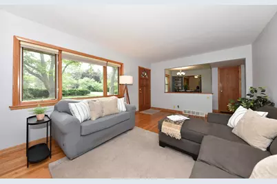 W156N8028  Pilgrim Rd, Menomonee Falls, WI 53051 - Photo 5