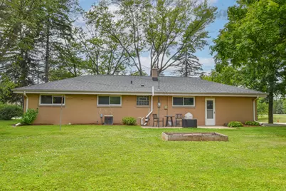 W156N8028  Pilgrim Rd, Menomonee Falls, WI 53051 - Photo 27