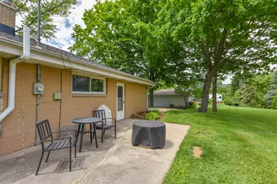 W156N8028  Pilgrim Rd, Menomonee Falls, WI 53051 - Photo 25