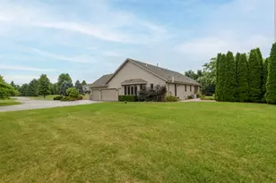 S88W34777 Nesting Ln, Eagle, WI 53119 - Photo 65