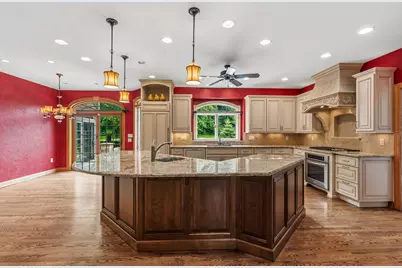 3230  Fordham Ct, Brookfield, WI 53005 - Photo 13