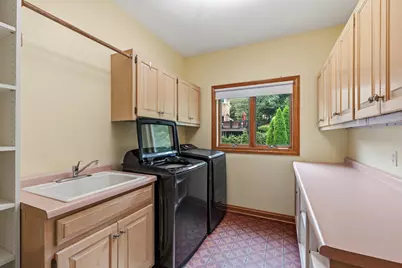 3230  Fordham Ct, Brookfield, WI 53005 - Photo 23
