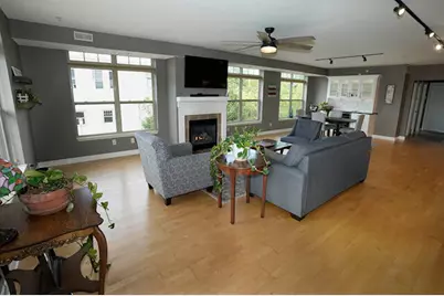 5128 W Bluemound Rd #201, Milwaukee, WI 53208 - Photo 5