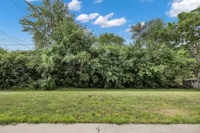 8149 W Kathryn Ave, Milwaukee, WI 53218 - Photo 15
