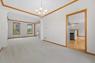 4703 W Forest Hill Ave, Franklin, WI 53132 - Photo 9