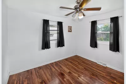 5874 S Marilyn St, Milwaukee, WI 53221 - Photo 11