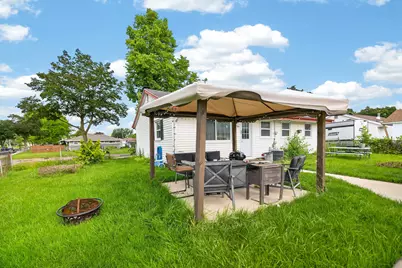 5874 S Marilyn St, Milwaukee, WI 53221 - Photo 15