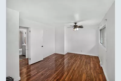 5874 S Marilyn St, Milwaukee, WI 53221 - Photo 9