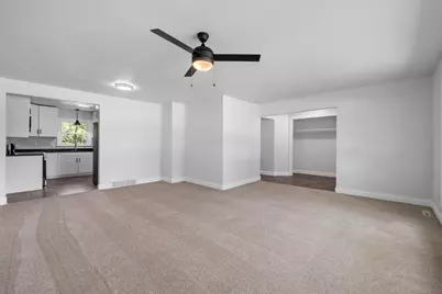 567 W Fransee Ln, Glendale, WI 53217 - Photo 3