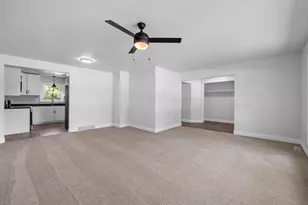 567 W Fransee Ln, Glendale, WI 53217 - Photo 3