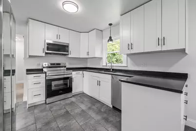 567 W Fransee Ln, Glendale, WI 53217 - Photo 5