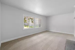 567 W Fransee Ln, Glendale, WI 53217 - Photo 11