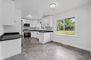 567 W Fransee Ln, Glendale, WI 53217 - Photo 9