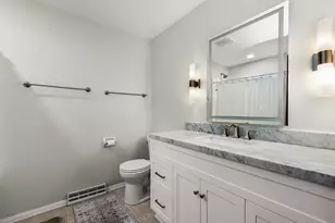 7364 N Braeburn Ln, Glendale, WI 53209 - Photo 9