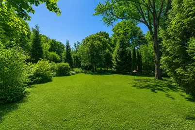 7364 N Braeburn Ln, Glendale, WI 53209 - Photo 17