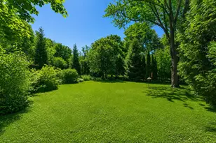 7364 N Braeburn Ln, Glendale, WI 53209 - Photo 17