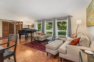 7364 N Braeburn Ln, Glendale, WI 53209 - Photo 5