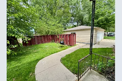 7328 W Honey Creek Dr, Milwaukee, WI 53219 - Photo 3